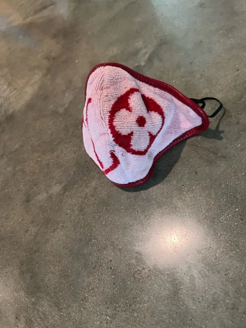 Authentic Louis Vuitton Pink Face Mask with Red Logo Trim - Picture 7 of 8